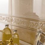 Versace aukso spalvos vonios plytelės